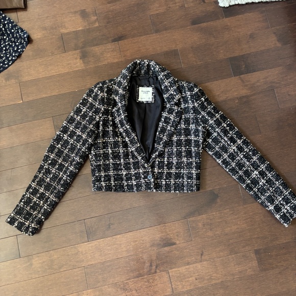 Abercrombie & Fitch cropped blazer - Picture 2 of 4